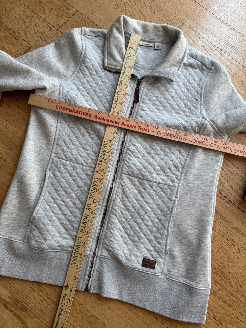 L.L. Bean Light Gray Quilted full zip sweatshirt, size medium - Picture 11 of 12